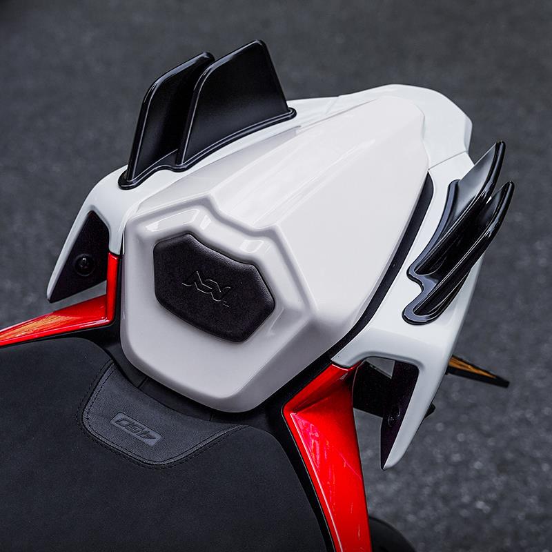 凯越450rr竞技驼峰恐龙尾翼适用性能版新玩家无损安装摩托车配件