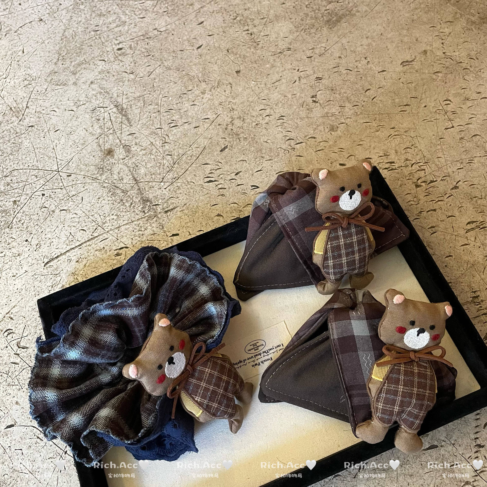 【实拍】韩系复古小熊布艺格子发饰甜美小众减龄百搭贝壳发抓头绳