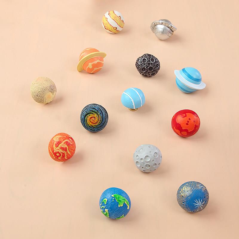 儿童房轻奢可爱星球造型整体橱柜衣柜门抽屉树脂把手小拉手