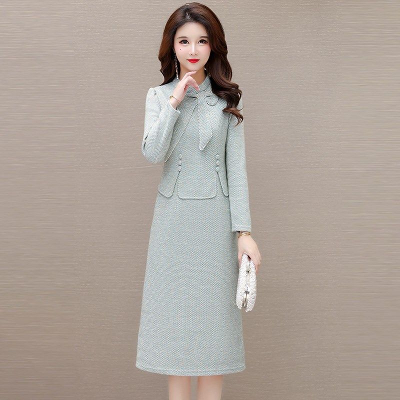 速发轻奢高级感时尚长袖打底连衣裙2025秋冬新款妈妈加厚配大衣裙