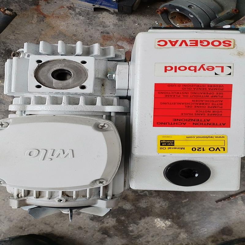 议价德国莱宝真空泵  型号SV16B  (三相品），设备闲置