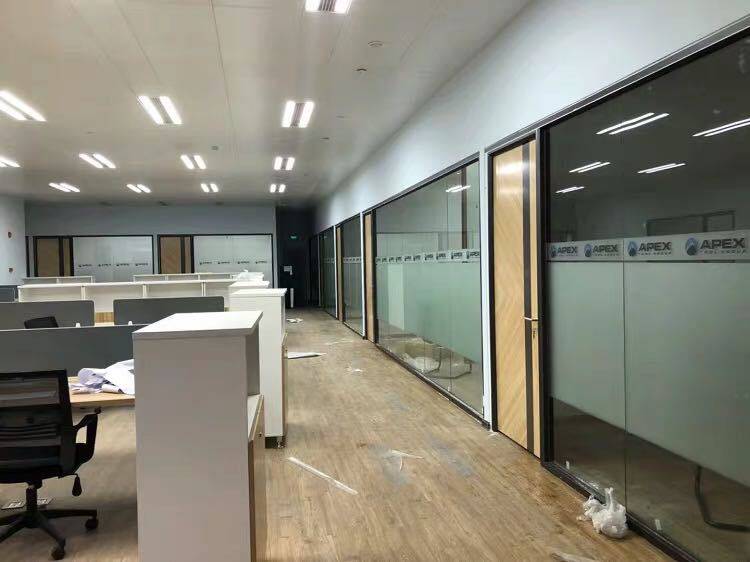 深圳办公隔断墙双玻带百叶铝合金钢化玻璃高隔断隔音墙中空玻璃墙