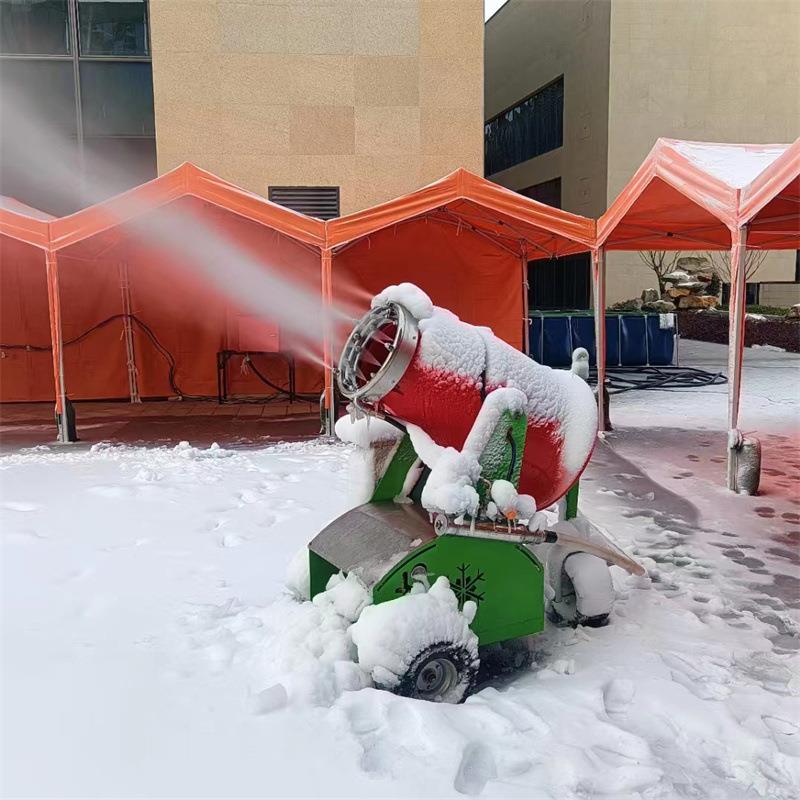 大12454中型户小外雪机造厂家室内游乐场人工制雪滑雪场雪道机造