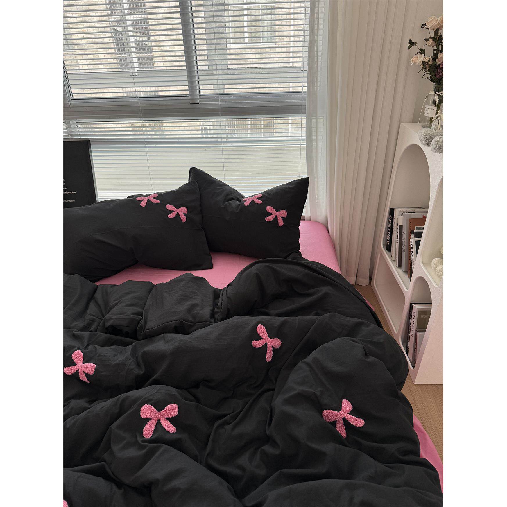 千禧年少女粉GJG色色蝴蝶结心毛巾绣花水洗棉四件红套黑被套宿舍