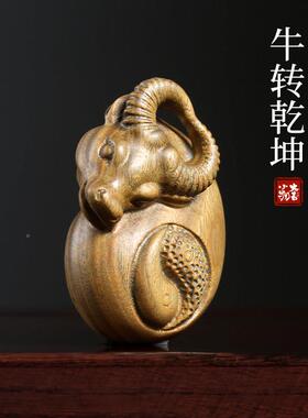 绿檀木雕礼刻LT-NZQK摆件手把件牛转小干生坤肖牛可爱牛挂件手里