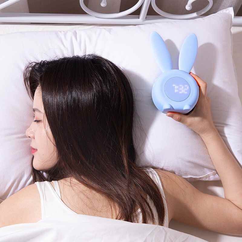 好货充电小夜灯学音乐灯兔闹钟咪小儿童q闹钟台灯少女卧室感应智