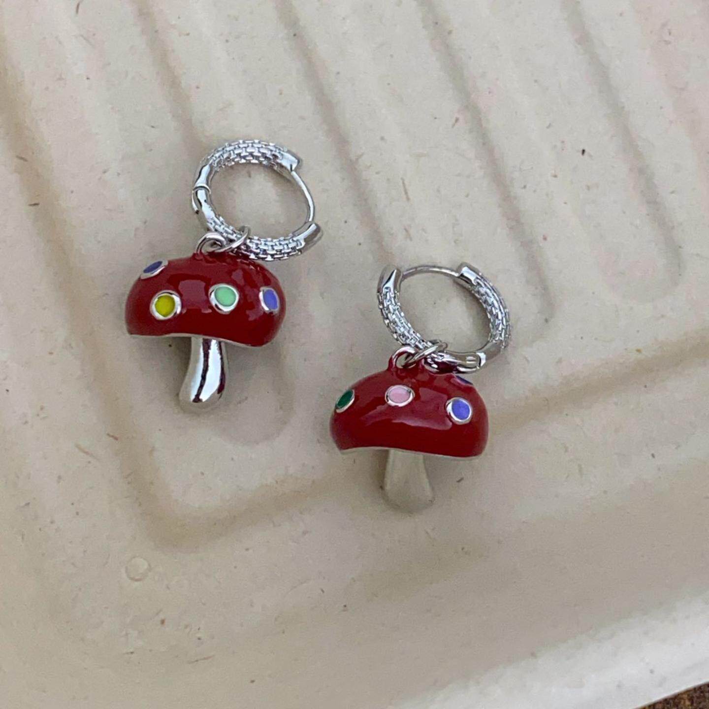 小众设计耳环女森林派对童趣甜美小蘑菇耳坠小清新森系可爱耳饰品