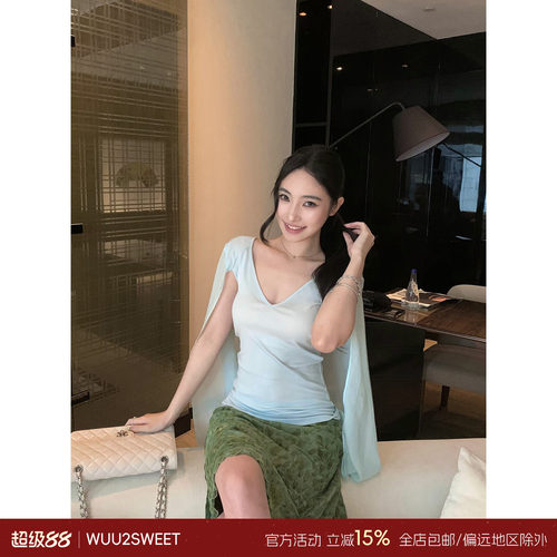 吴太甜莱赛尔飘纱袖V领上衣
