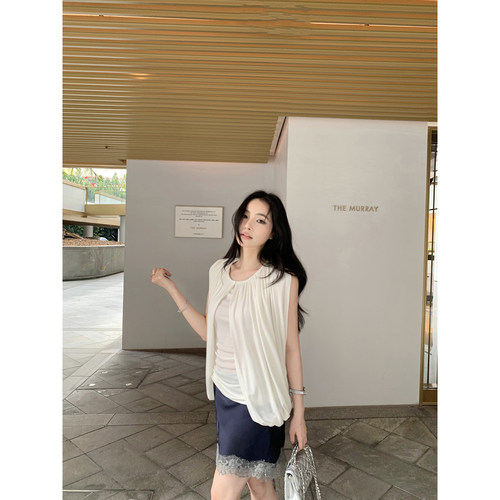 吴太甜斗篷式假两件包肩褶皱上衣