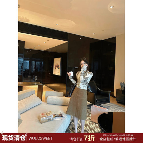 吴太甜复古港风麂皮绒半身裙