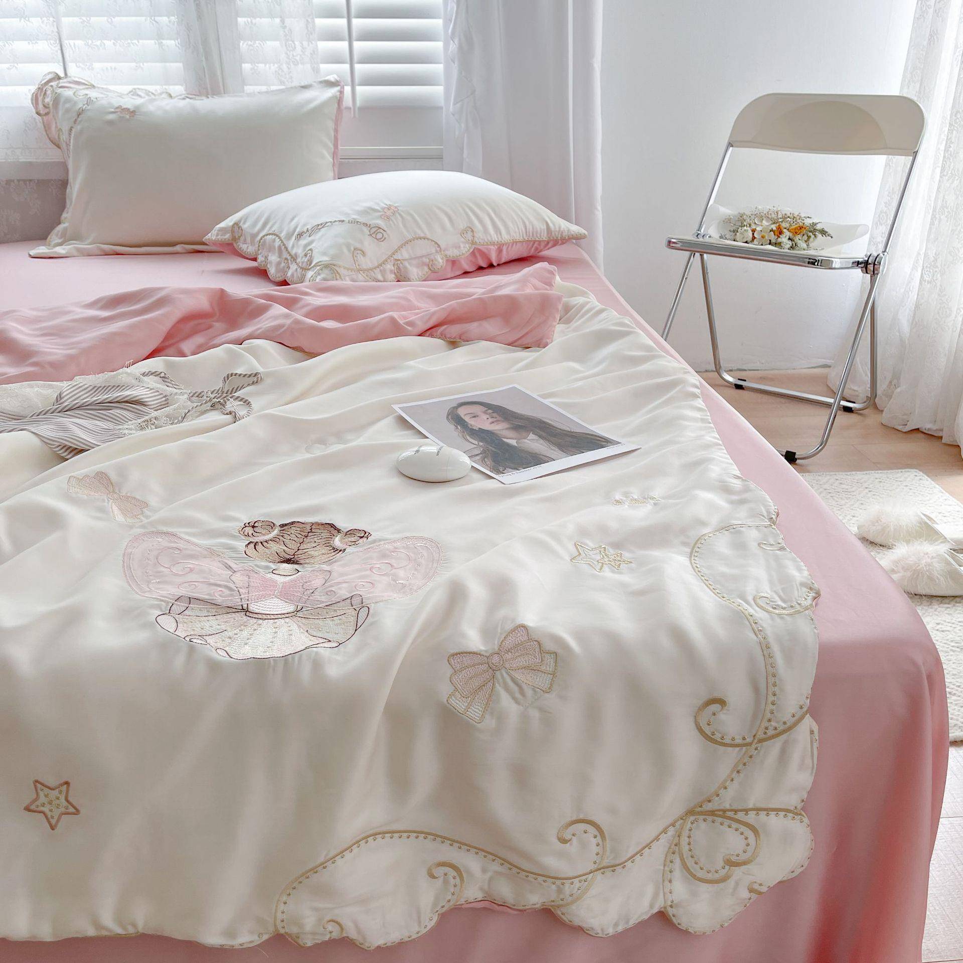 小公主米拉超柔大豆纤维80奥地利天丝卡通绣花嵌线女孩夏被四件套