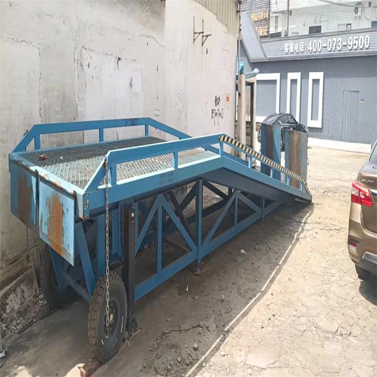 装车平台现货出租移动式登车桥出租价格上货柜台出租便宜