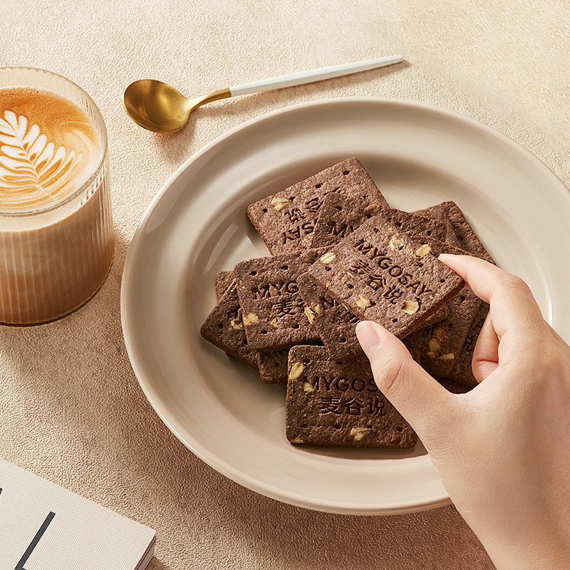 黑巧可可全麦谷物粗粮饼干