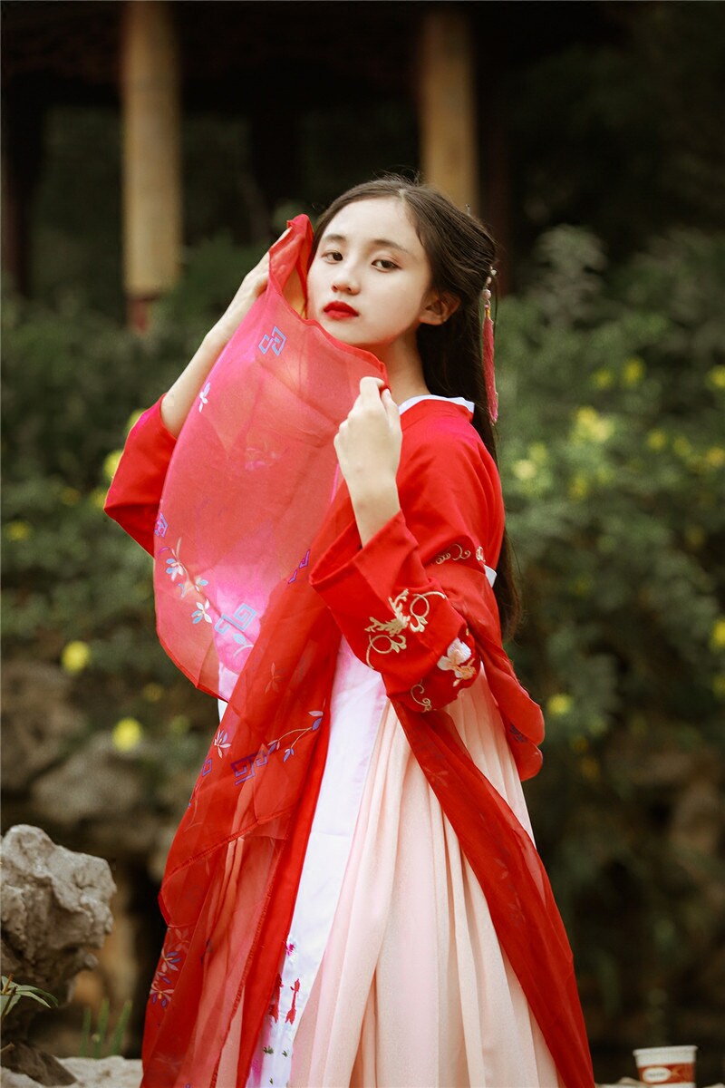 租赁汉服超仙轻薄款中国风红色系齐胸襦裙舞蹈服伴娘服写真摄影