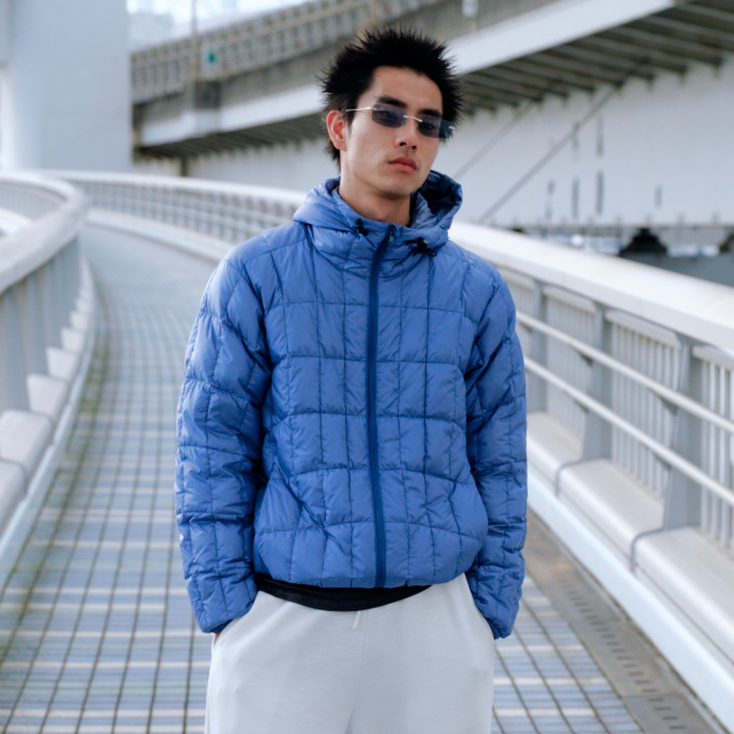 90%白鸭绒轻薄连帽羽绒服