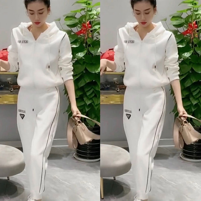 早春穿搭套装2024新款欧货女装连帽运动卫衣小脚裤宽松减龄两件套