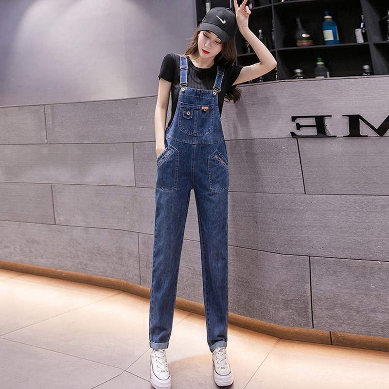 网红牛仔背带裤女2024春秋女装新款小个子高腰宽松减龄直筒连体裤