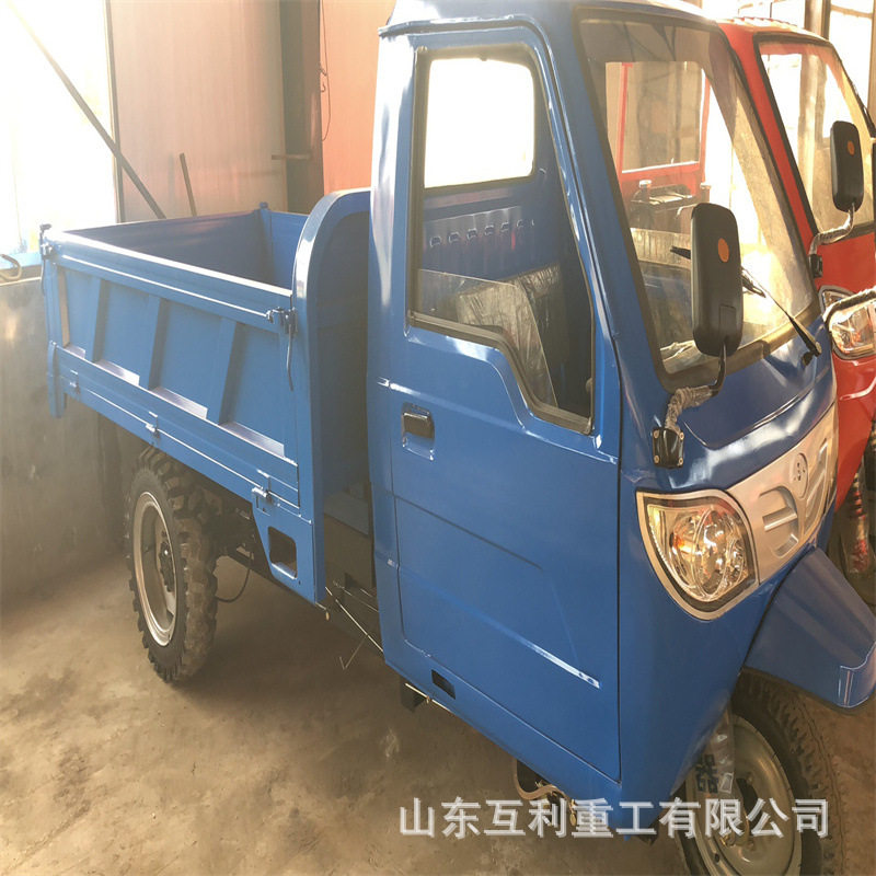 全封闭柴油三轮车拉粮食载重王液压自卸翻斗车 三马子柴油三轮车