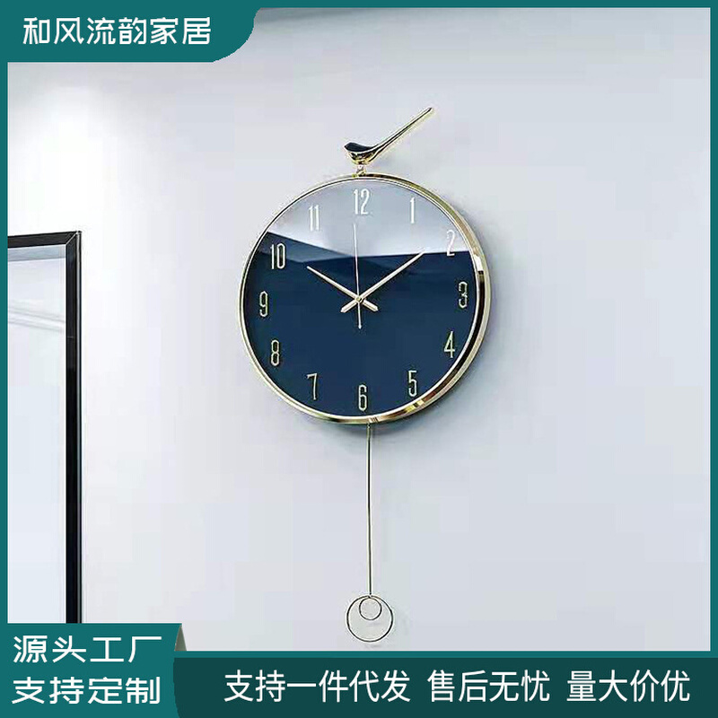 客厅高级感装饰钟家用简约时尚鹿头金属静音石英钟表轻奢挂钟