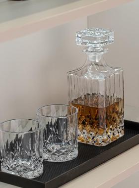 现代轻奢厨房餐厅样板间酒柜软装饰品售楼处搭配酒杯酒具高端摆件