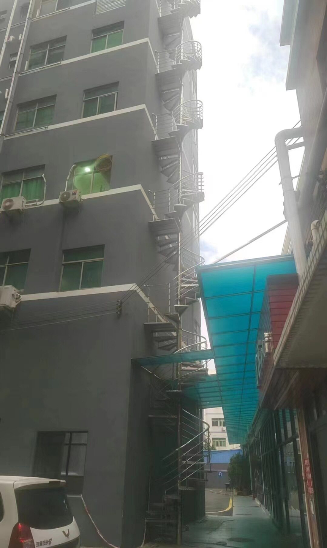 户外不锈钢旋转楼梯/天台阁楼楼梯/阳台钢梯/阳台旋转楼梯