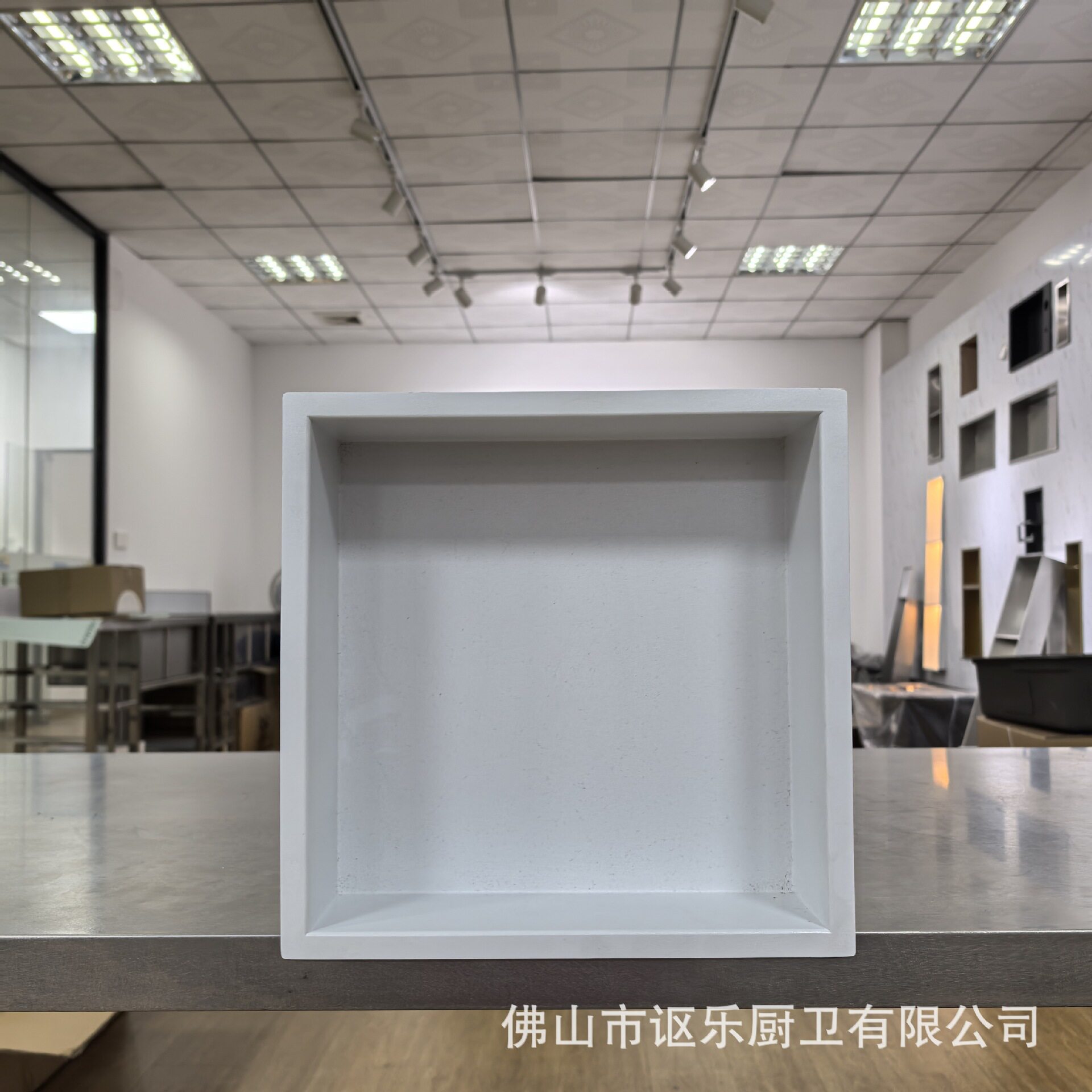 不锈钢带灯正方形壁龛展示架
