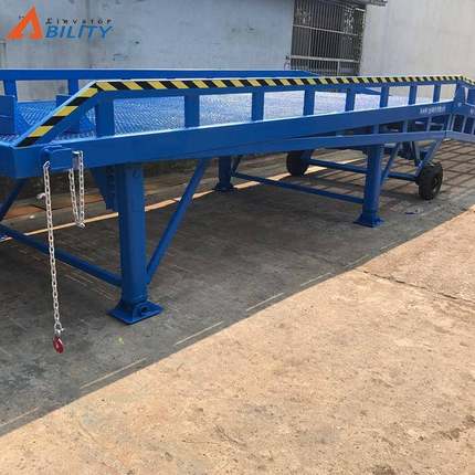 厂家直供移动式液压登车桥集装箱卸货平台物流登高车