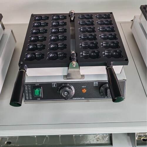 跨设0境商NME用12 格小熊猫公仔烧机器11V/220V双面加华夫饼小热
