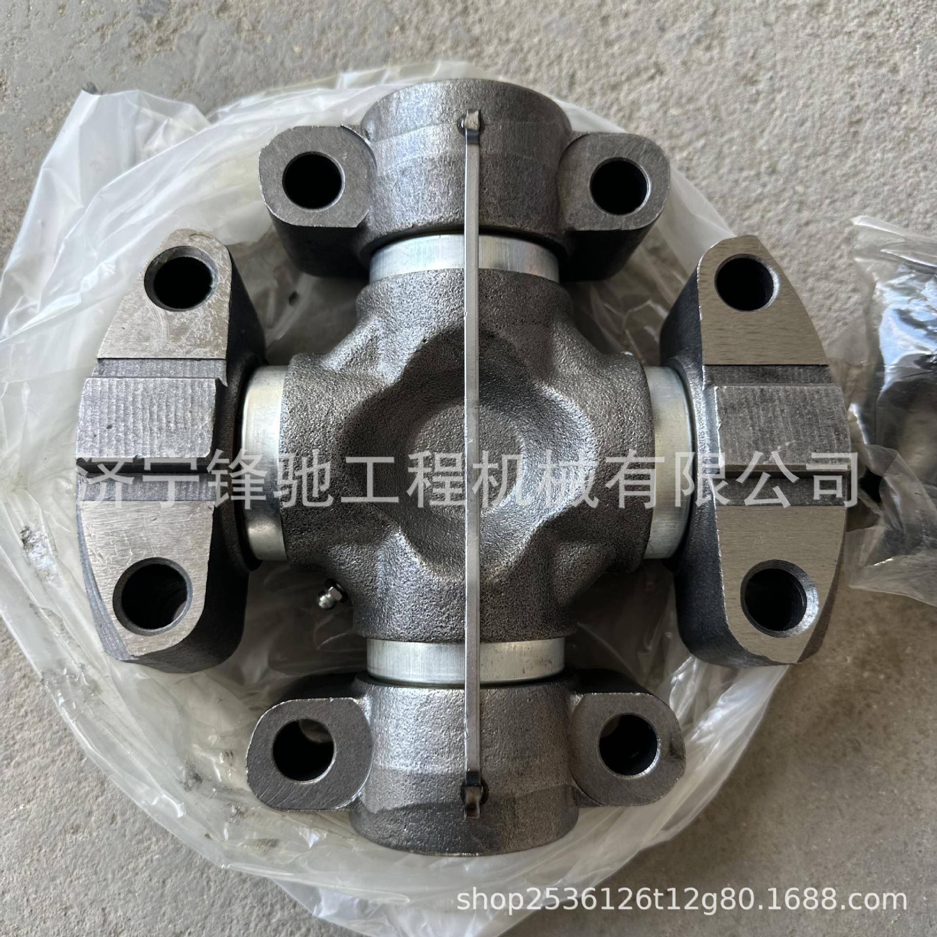 适用于988G装载机994777D776DD11RD11T联轴器十字轴1060933