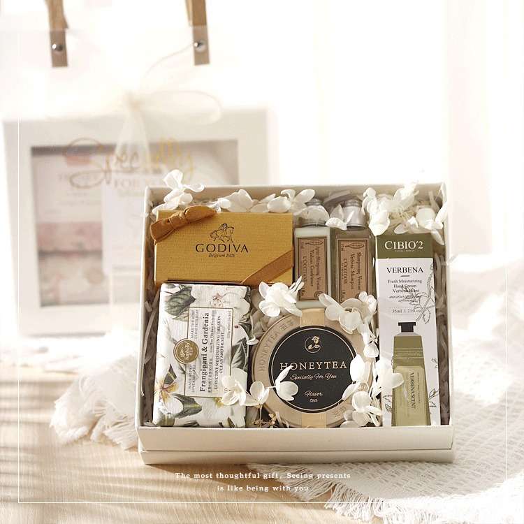 38三八妇女节送员工生日礼物女生送女友朋友实用给老婆高级女神节