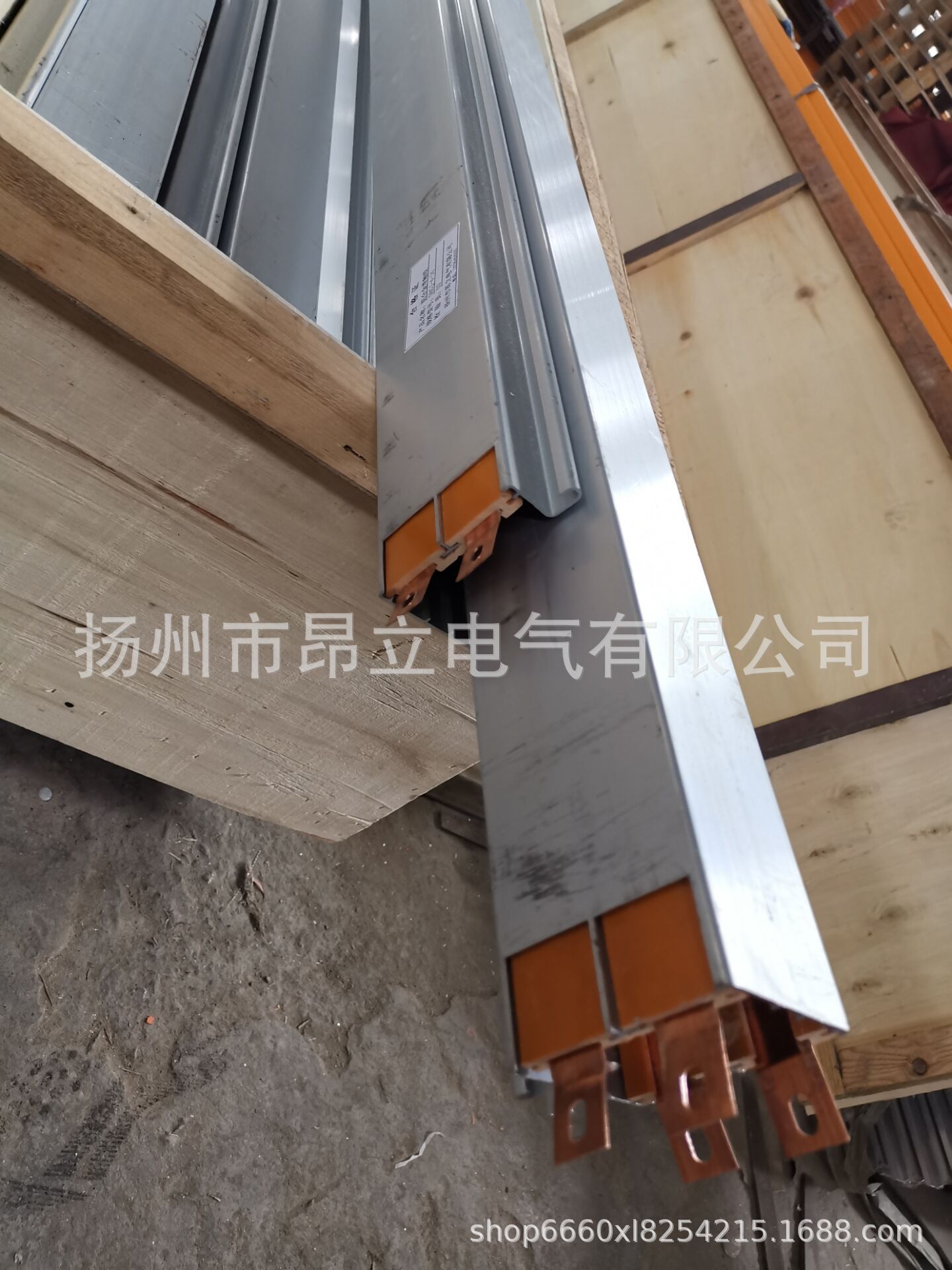 HXTL-4-35/140A起重机滑触线封闭碳刷集电滑线导轨集电器