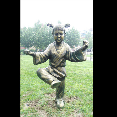 玻璃钢仿砂岩景观人物雕塑厂家