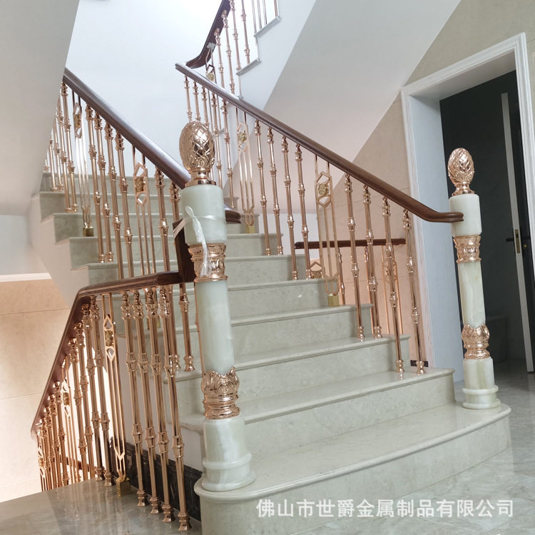 轻奢别墅室内楼梯扶手栏杆