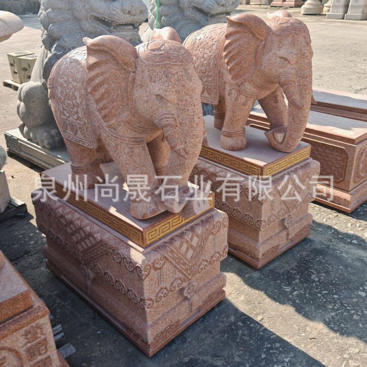 天山红石雕大象一对别墅庭院门口