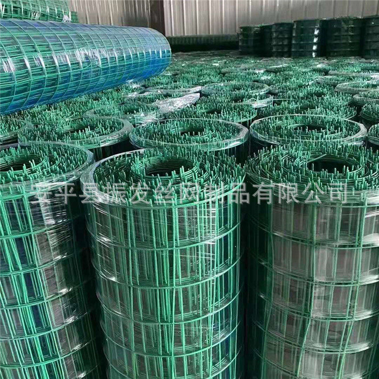 厂家供应PVC浸塑荷兰网圈地养殖绿色铁丝网鱼塘围栏网