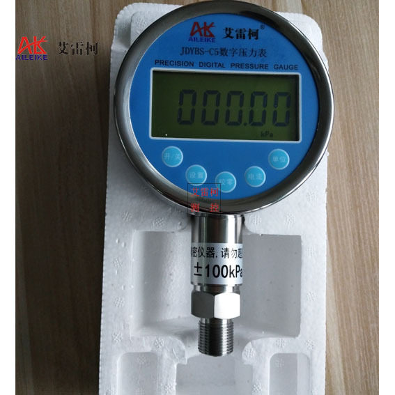 0.4级数显标准压力表油水压
