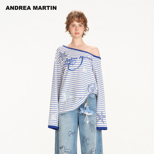 ANDREA MARTIN2026夏季新款蓝色斜肩领条纹烫钻印花宽松女长袖T恤