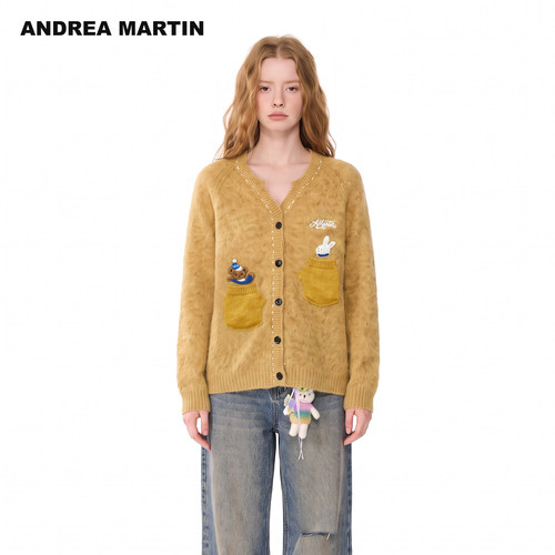 严选ANDREA MARTIN2026秋冬新款趣味贴布绵羊毛V领女针织开衫外套