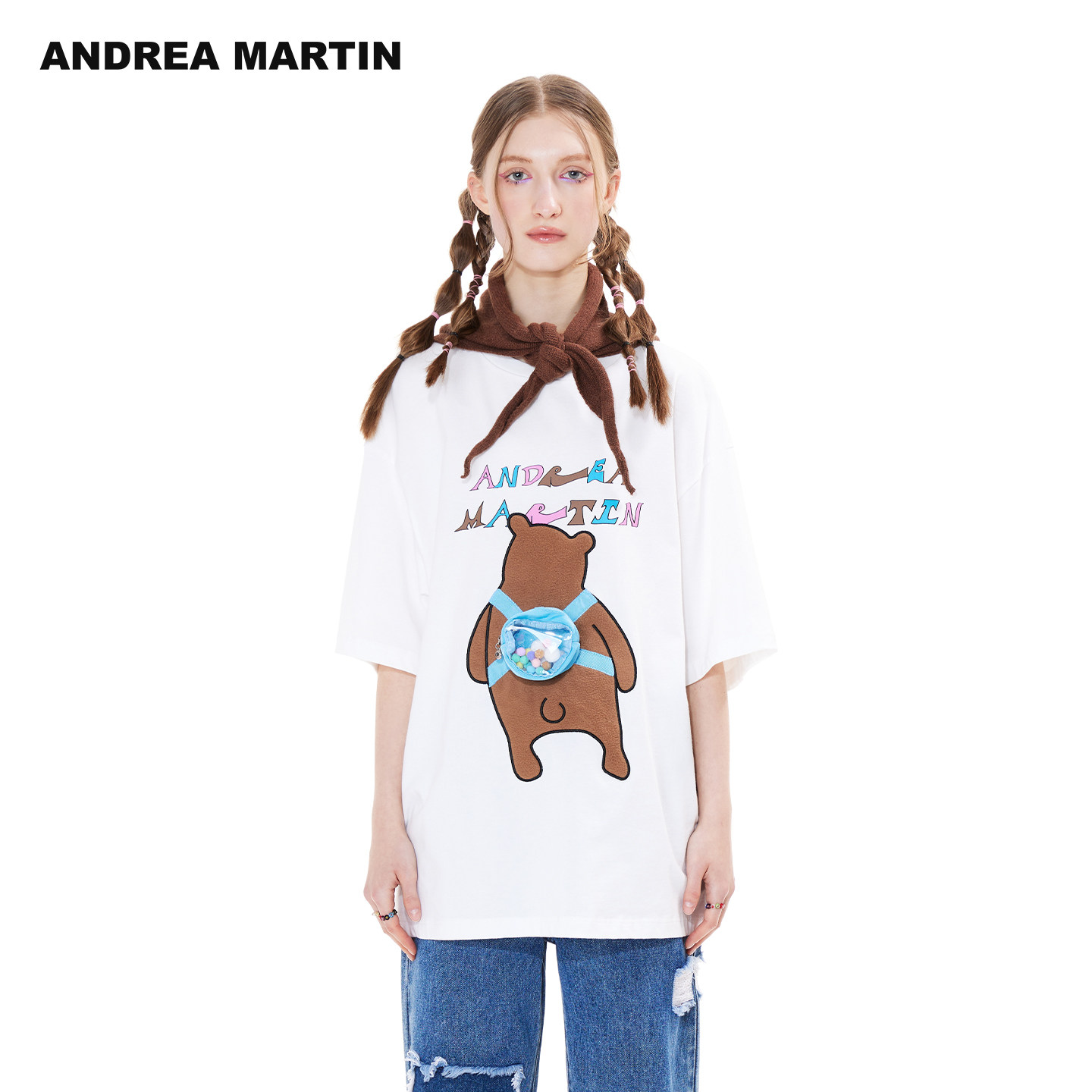ANDREA MARTIN2026夏季新款白色可爱卡通背包小熊休闲落肩短袖T恤