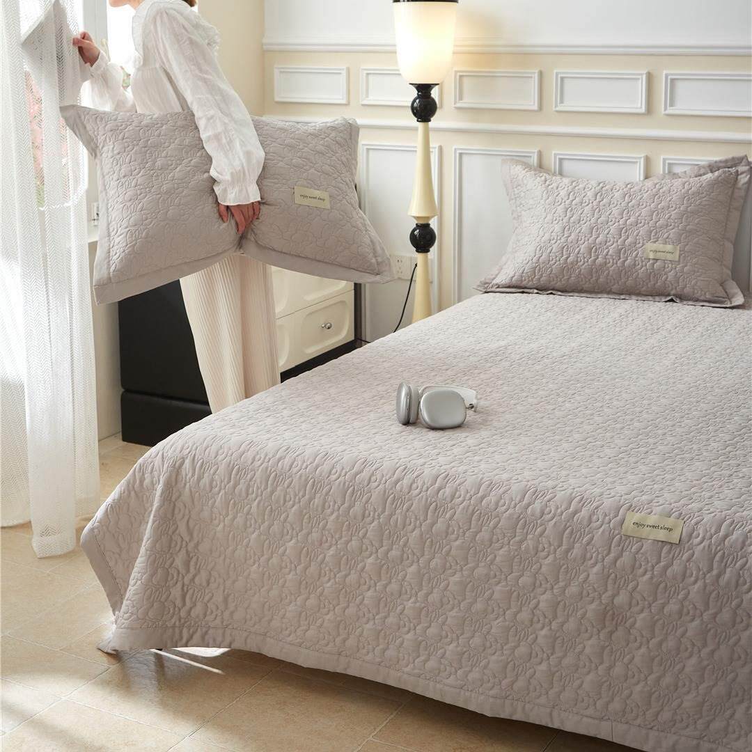 简约现代风夹棉床罩 全棉贴身透气床盖三件套绗缝纯色可机洗