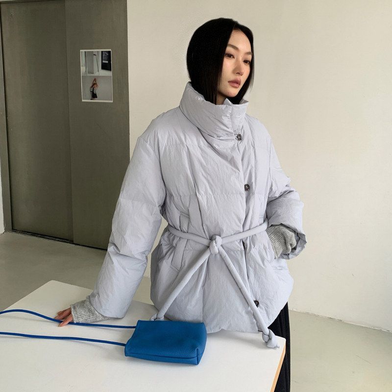 UP韩版极简风立领羽绒服腰带外套