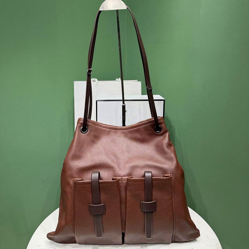 新款慵懒复古托特包大容量女士单肩包腋下包甜酷机车风手提包全皮