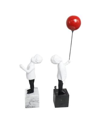 北欧样板房家居客厅玄关创意气球男孩雕塑摆件办公室售楼处装饰品