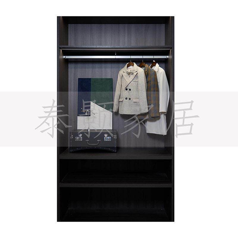 现简约样板房儿童衣帽间孩衣服西装套装摆件行李箱软装饰品