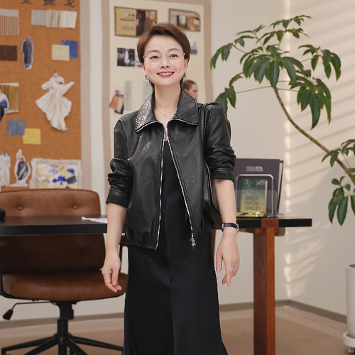 一支探戈小个子女装气球款翻领皮衣TG2619001
