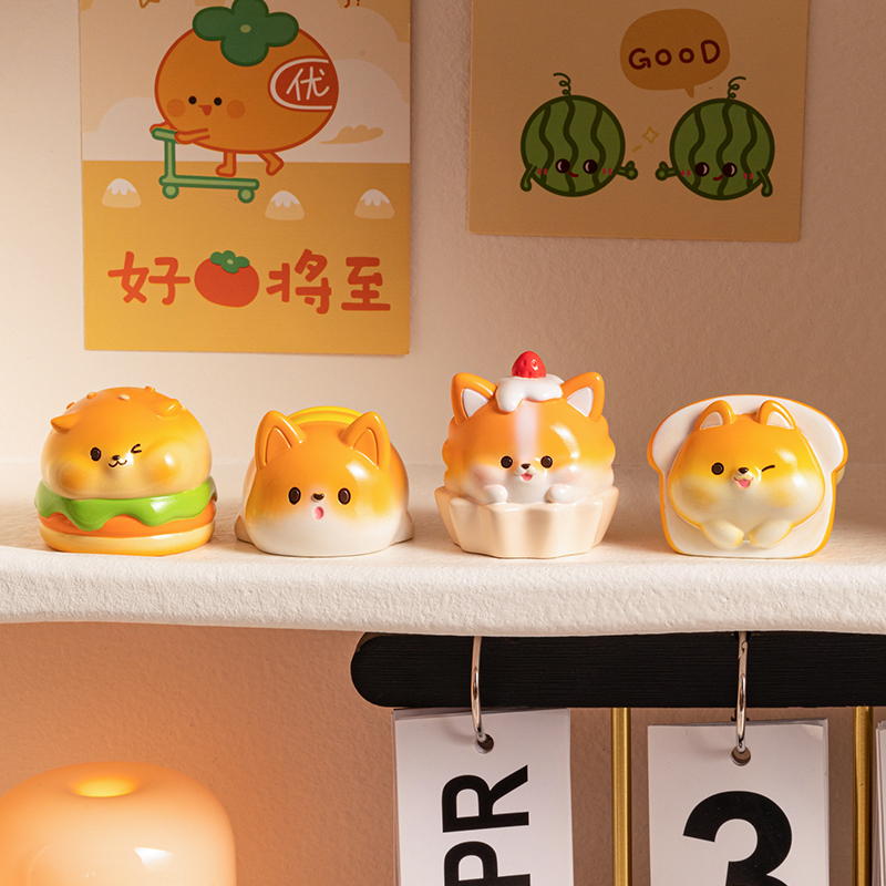 可爱面包狗狗小摆件办公桌面好物车载减压装饰品实用生日礼物