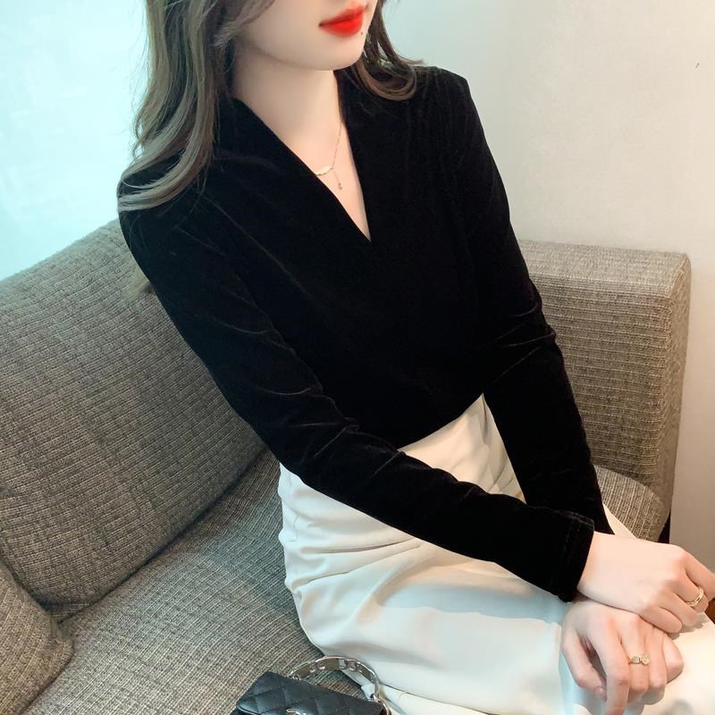 黑色金丝绒衬衫女装春秋新款欧货洋气内搭打底衫性感v领长袖上衣