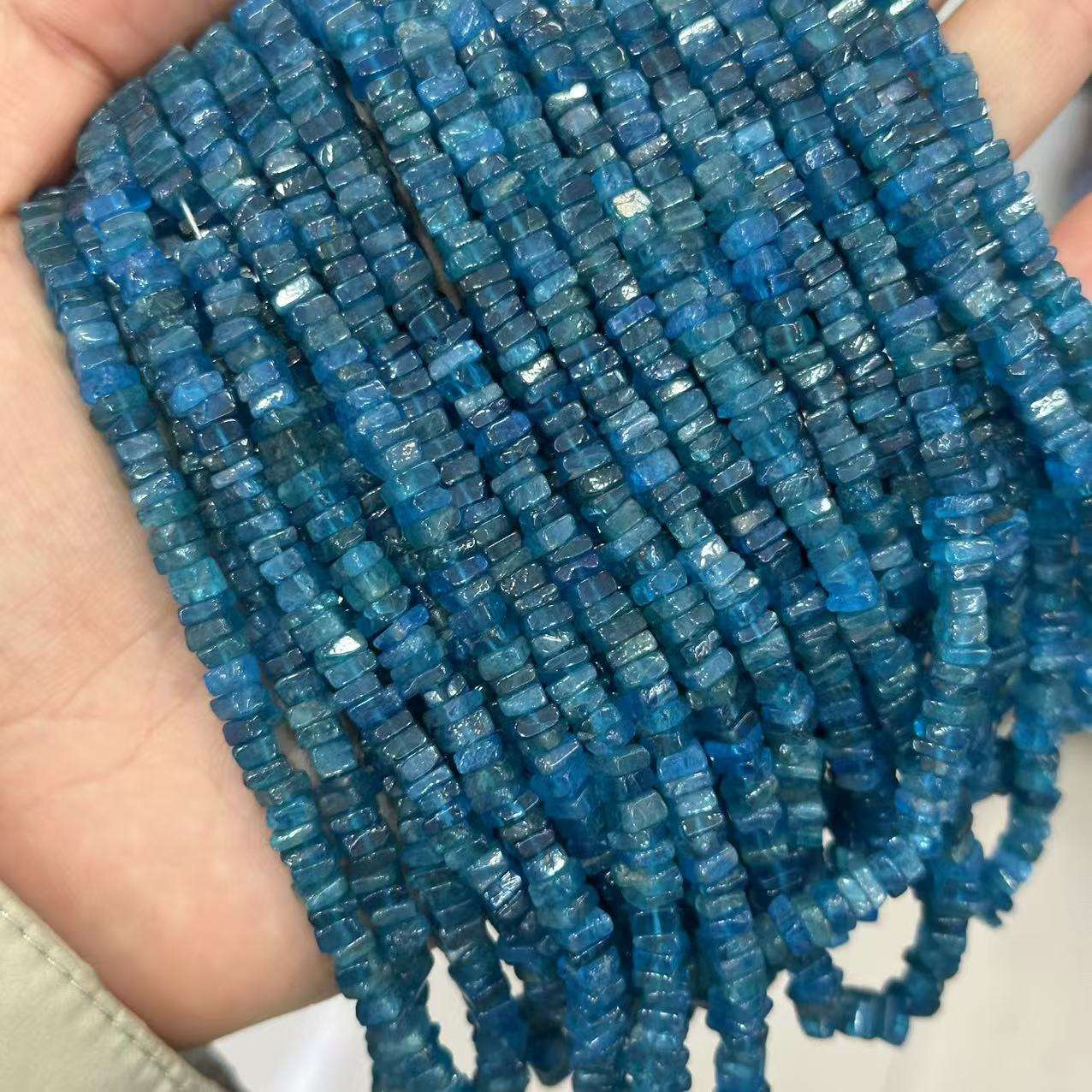 天然蓝磷灰石隔片Blue Apatite方片碎银子块不定形散珠半成品配饰