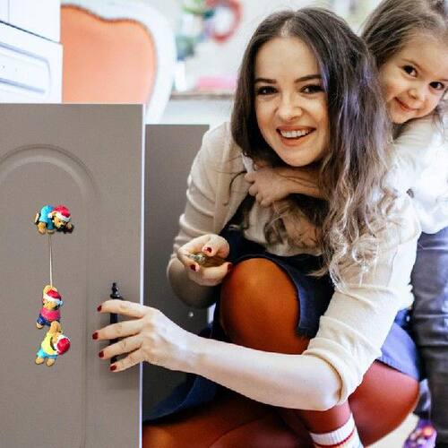 极速3 Naughty Climbing Rope Resin Garden Decoration Hanging