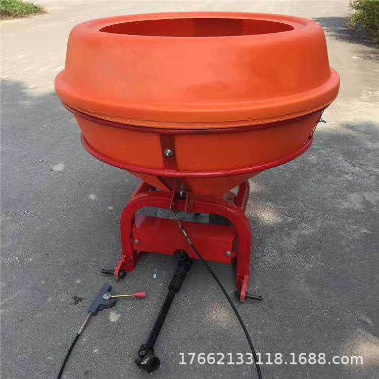 玉米大豆追肥机 拖拉机后悬挂撒颗粒化肥机 科瑞600L农用撒肥机